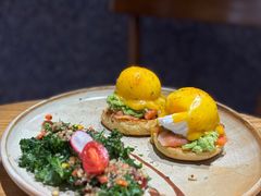 烟熏三文鱼班尼迪蛋-白鸟珈琲White Bird Cafe(南京西路店)