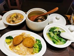 -臻康乃馨月子中心(集美店)