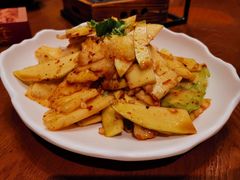 -老滇山寨•云南特色菜•地方菜•民族风情歌舞表演(金碧店)