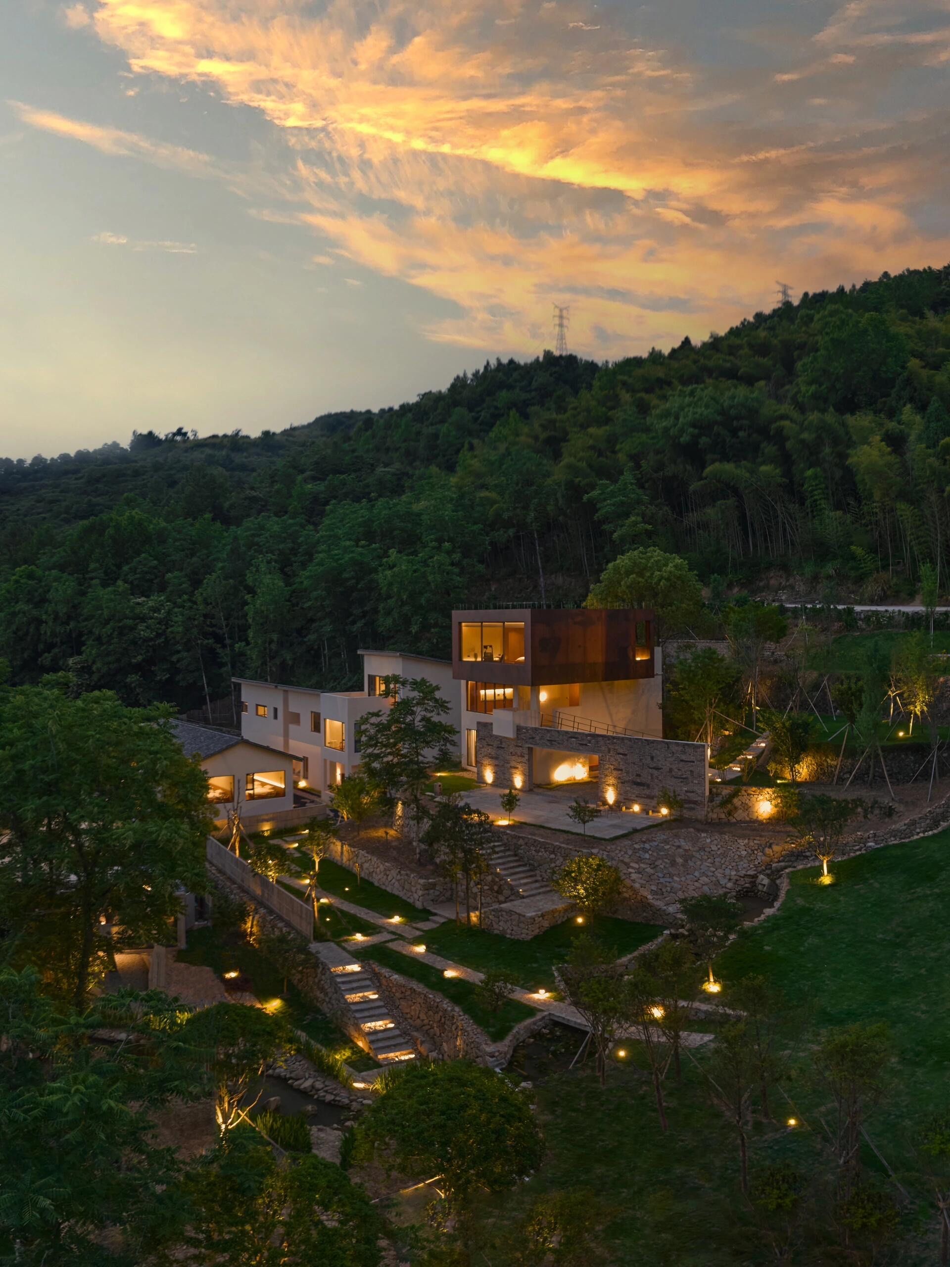 👩‍🎓在这里😪同学聚会玩到不想退房了