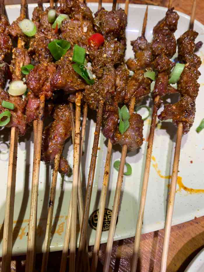 阿郎烧烤餐厅(新一中店)-"一天到晚撸串的朋友们可知炭火上和油脂迸发