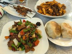 -汗腾格里·风味餐厅(新疆驻京办店)