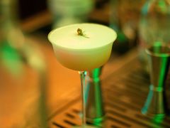 -Whisper Bar 