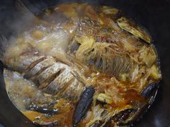 铁锅炖-粘豆包柴火铁锅炖