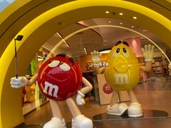 -m豆巧克力世界(上海世茂广场店)