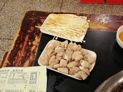 卤肥肠-邓莽子老火锅(中兴路总店)