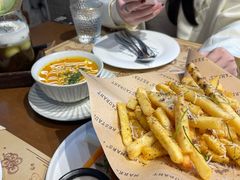 -Mark&Mars Restaurant