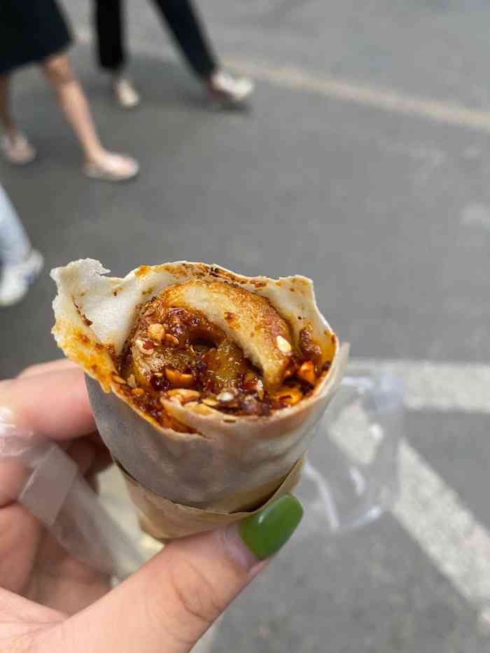 清真特色李记煎饼卷面筋(龙御花园店)-"专门陪媳妇去吃的,因为媳妇在