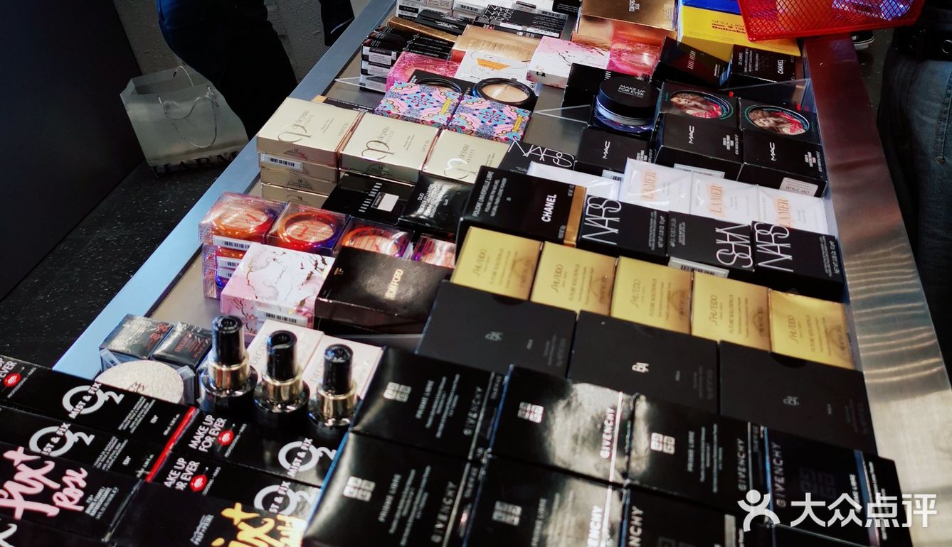 屯里新晋时尚网红美妆品牌店打卡咯～