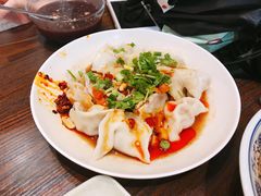 -爆炸头阿姨小四川正宗川味小吃(无任何分店)