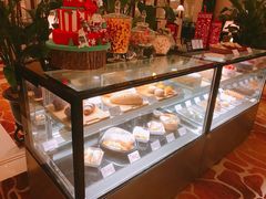 面包甜点陈列柜-东方滨江大酒店·滨江厅
