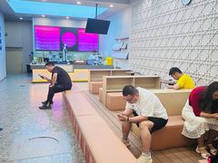 -蓝鲸国际少儿游泳训练中心(群力店)