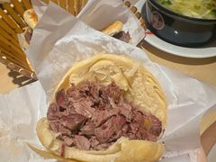 -闫家驴肉老店(华电一校店)