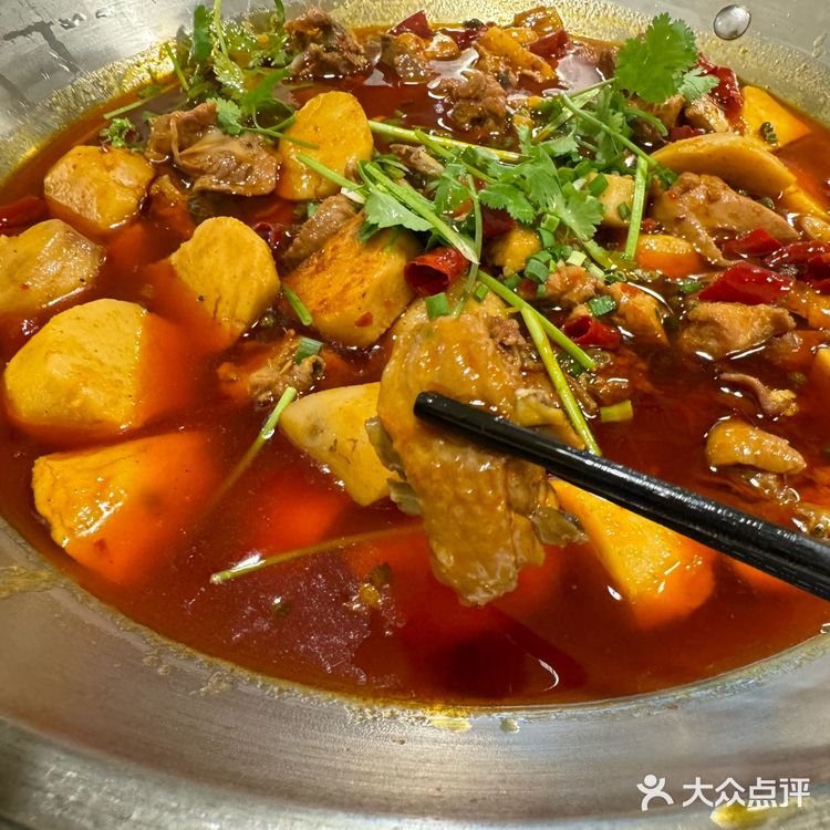 这家店位于成都市天府新区隆翔街 这边我没怎么来过