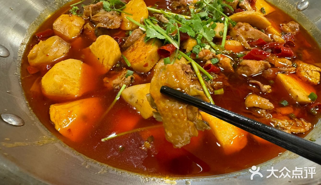 这家店位于成都市天府新区隆翔街 这边我没怎么来过