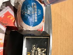 安格斯芝士牛堡-麦当劳(中山公园龙之梦店)