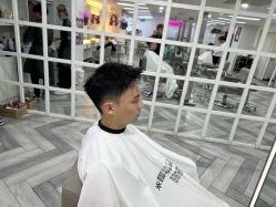 -米娜护肤造型