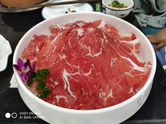 精品上脑肥牛-港迹·鲜围煮海鲜火锅(湖州时代广场店)