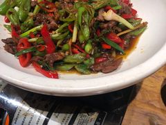 -老滇山寨•云南特色菜•地方菜•民族风情歌舞表演(金碧店)