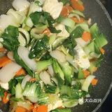 年糕一根，鸡蛋一个 调味料：酱油少许，盐少许