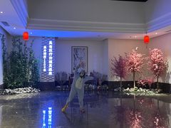 -英德宝晶宫天鹅湖茶语温泉