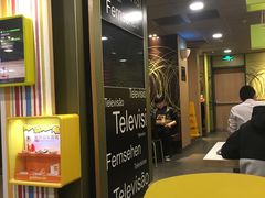 -麦当劳(新华路步步高店)