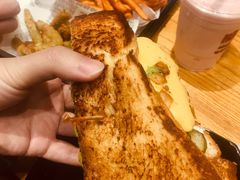 -The Habit Burger Grill 哈比特汉堡(爱琴海店)