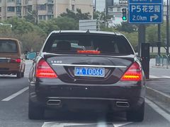 -奔驰上海利星(七宝店)