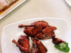 脆皮烧乳鸽-御宝轩(益丰·外滩源店)