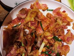 -老滇山寨•云南特色菜•地方菜•民族风情歌舞表演(金碧店)