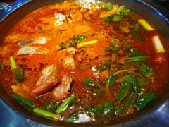 -野山舂·贵州现舂酸汤火锅(鸿通城店)