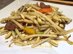 黑椒牛柳炒花生苗-淇乐多品味馆(江南大道店)