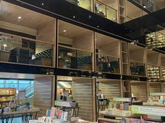 -半山书局(新世纪商城店)