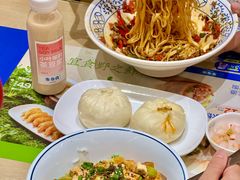 -李与白包子铺(桐梓林店)