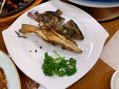 烤三文鱼头-青瓦餐厅·生鱼片·韩园烤肉(西塔店)