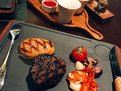 神户牛肉-恰餐厅及酒吧 CHAR Bar & Grill (北京丽都皇冠假日店)