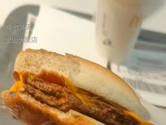 牛气冲天-麦当劳(宝山大厦店)
