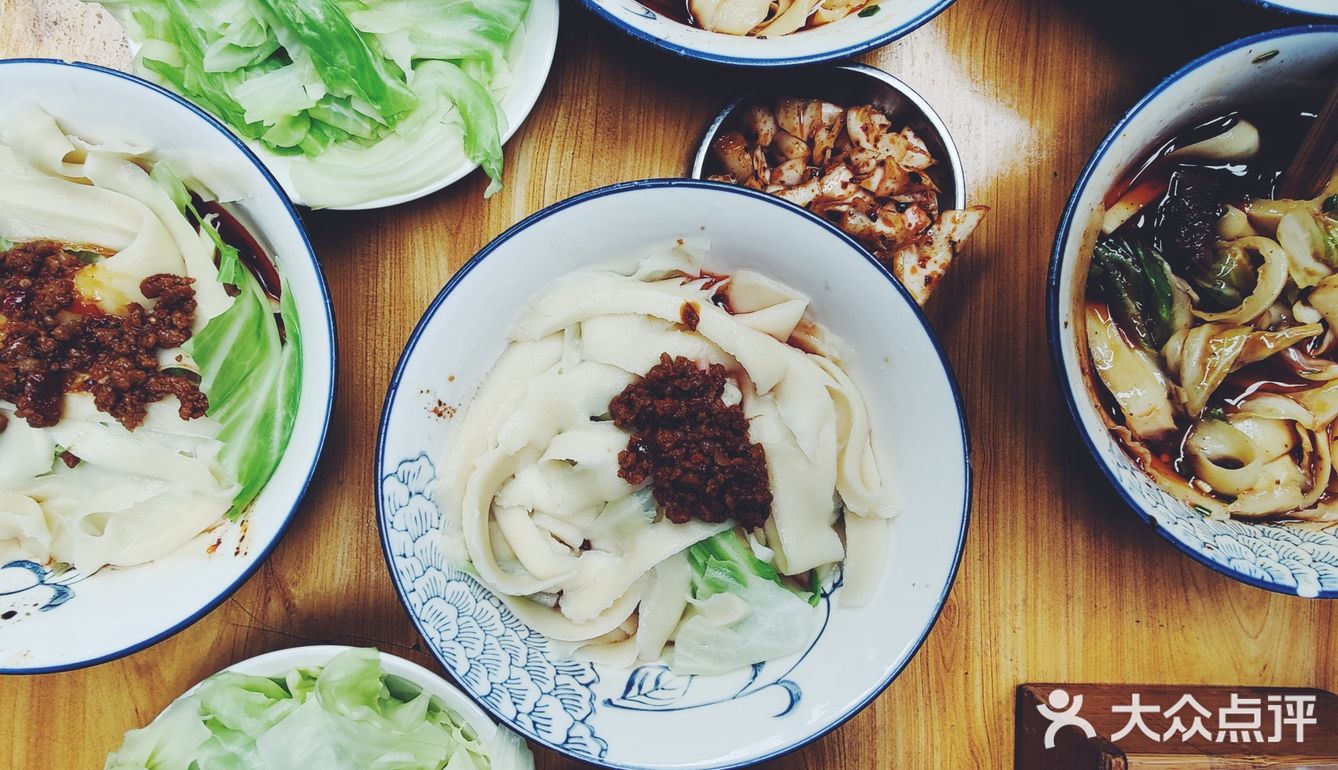 就爱这刀削面够劲道!