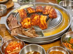 辣椒酱五花肉-姜虎东白丁韩国烤肉(吉利大厦店)