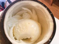 -志龙皇冠吃货椰子铺