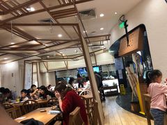 大堂-小满手工粉(上海品尊国际店)