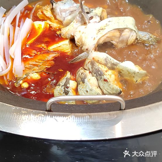 老东北铁锅炖鱼村(富龙大厦店)