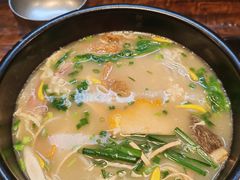 -银米·云南传统过桥米线(双廊黑金冠店)