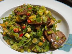 香菜拌牛肉-香鼎坊江西菜(国奥店)