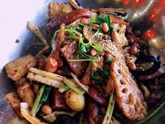 -愉肴麻辣香锅(中山路店)