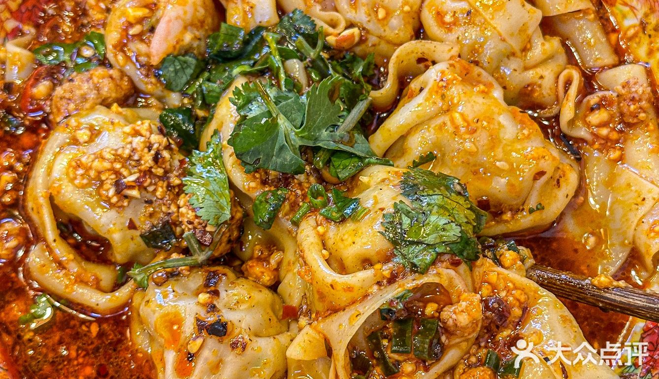 我zui爱他们家的招牌老妈蹄花了！猪蹄炖的软烂！