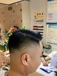 -发泽造型·烫发染发