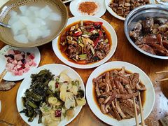 -茅屋大酒店