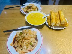 韭香莲藕粉皮-三好食堂(煎饺·馄饨·肉饼米线·盛世广场店)