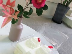 -红宝石·鲜奶小方·海派西点房(南丹店)